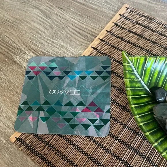 FREE with Bundle! Oliver Peoples Limited Edition Geometric Polishing Cloth - Picture 2 of 4